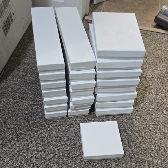 White Gift Boxes - Picture 1 of 8